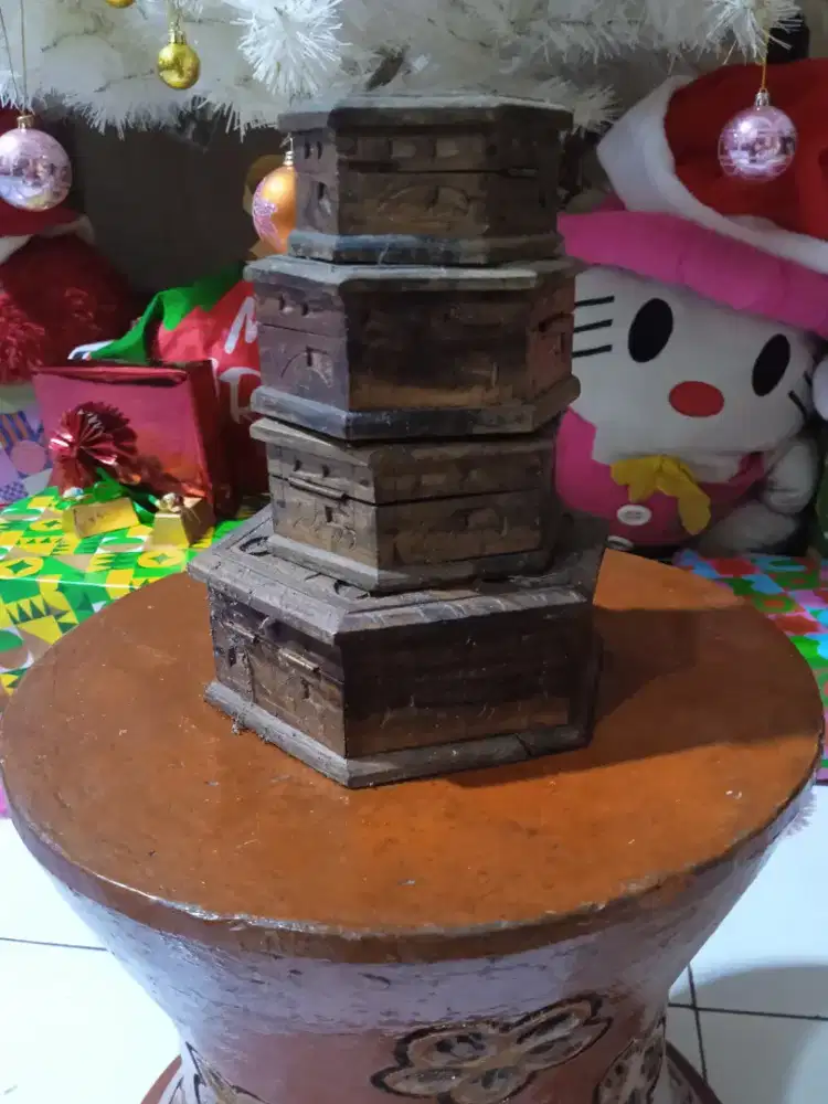 Tempat perhiasan 4 susun