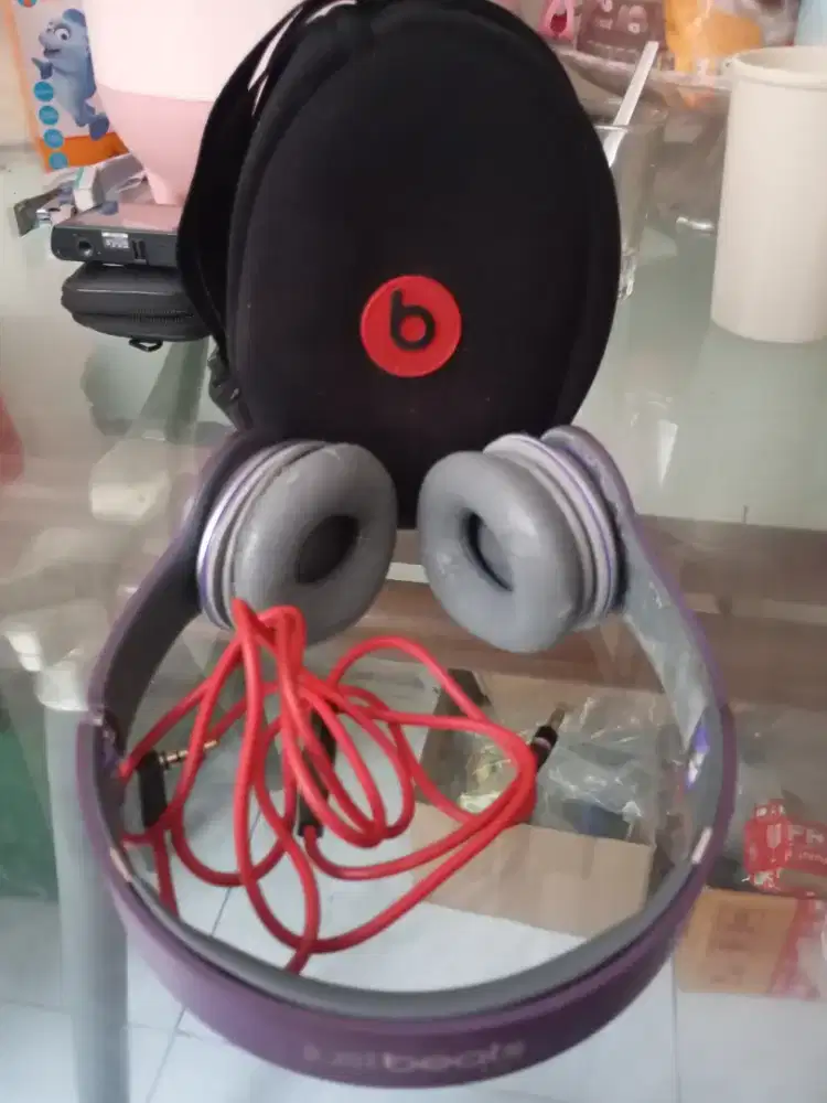 Headset just beats by dr. dre