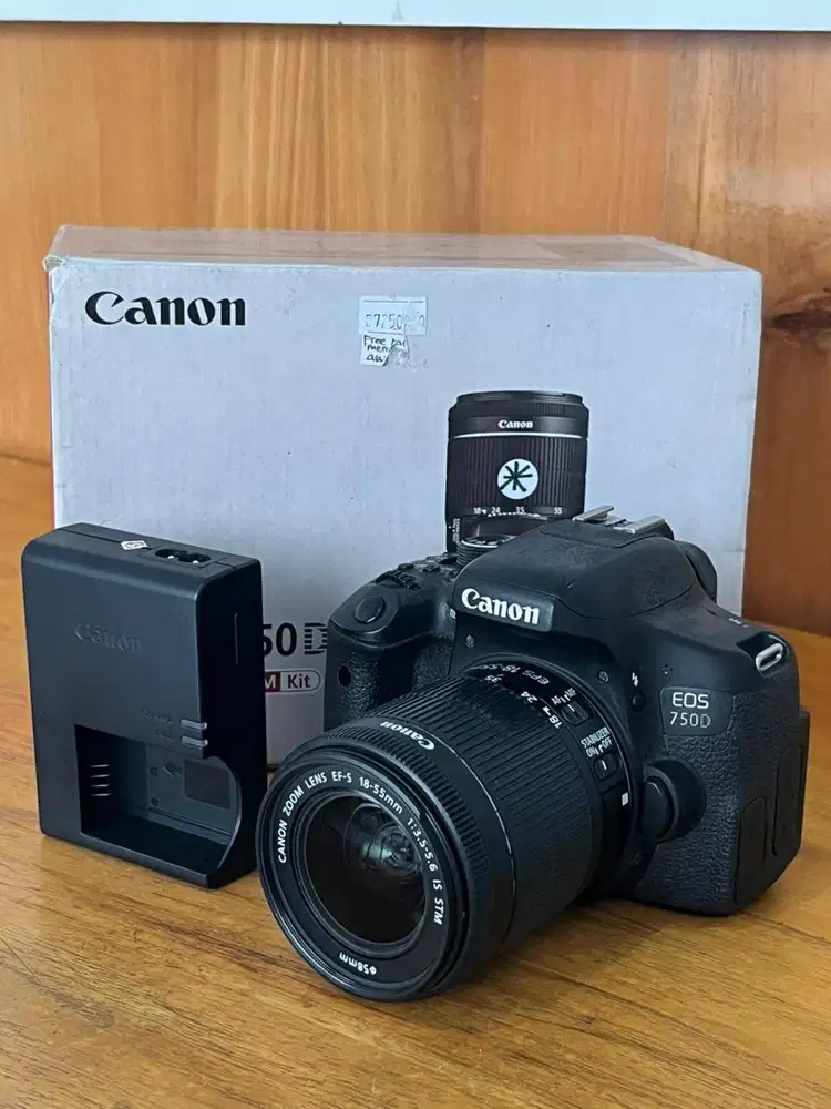 Canon EOS 750D Kit 18-55mm IS STM