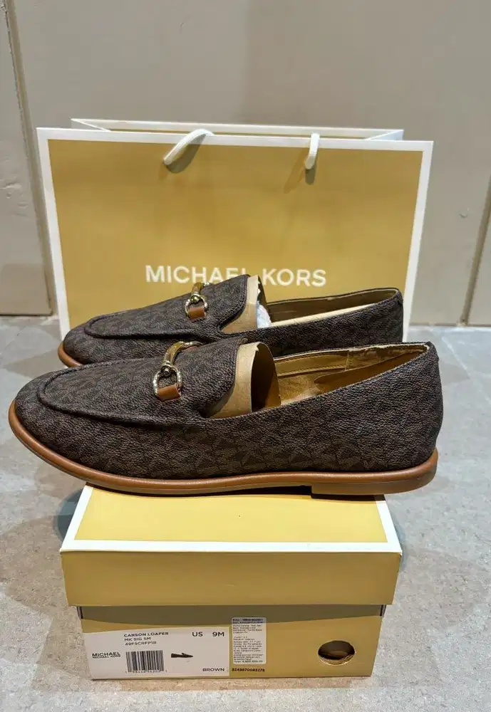 Sepatu Michael Kors Wanita