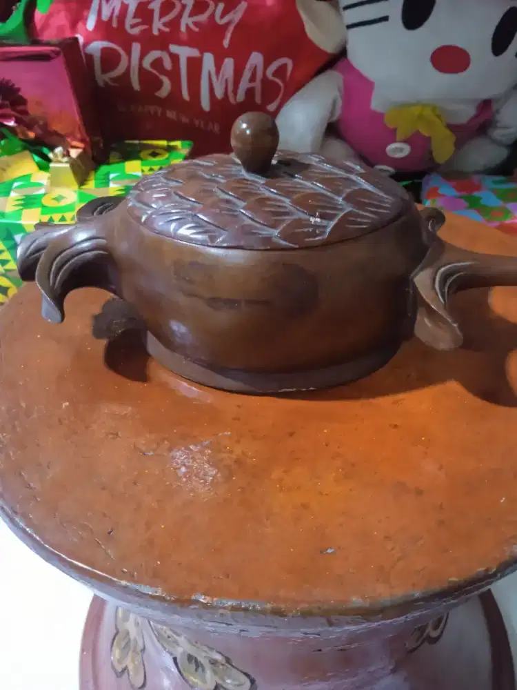 Tempat koin dari kayu