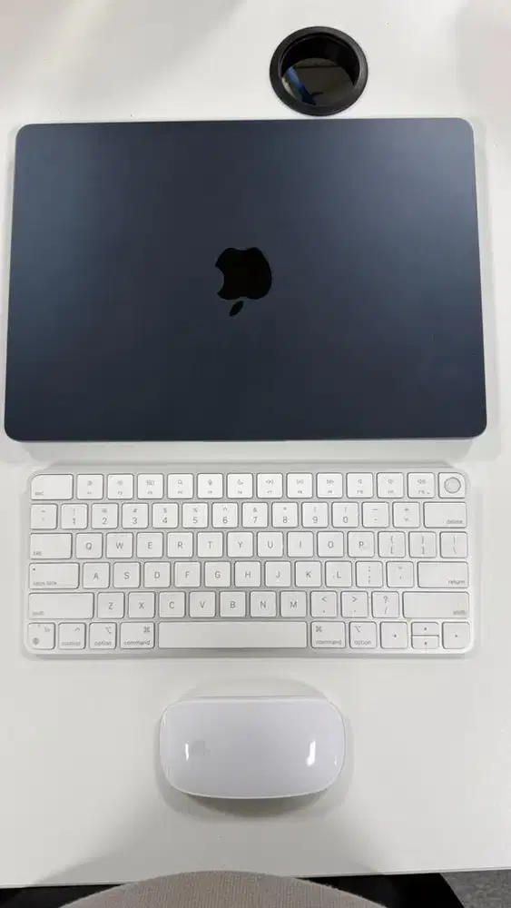 Laptop Macbook Air M2 2022 8GB/256 bundling