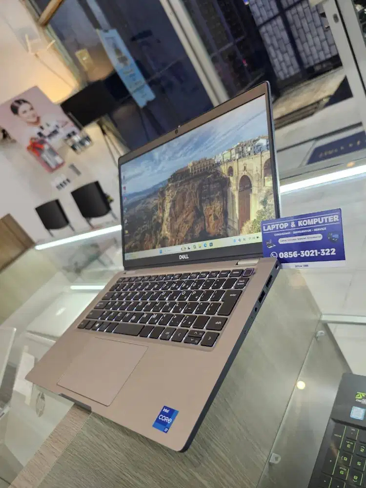 Laptop Core i7 gen 11 ex Display intel irish design game