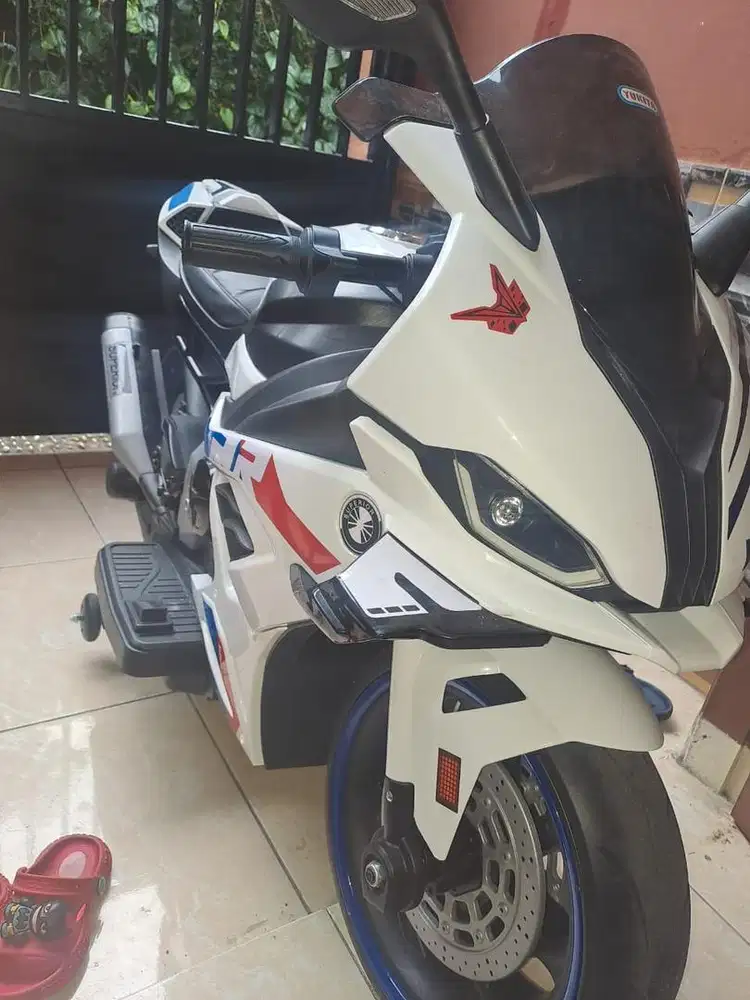 Motot aki yukita 08 ban karet like new (2nd)