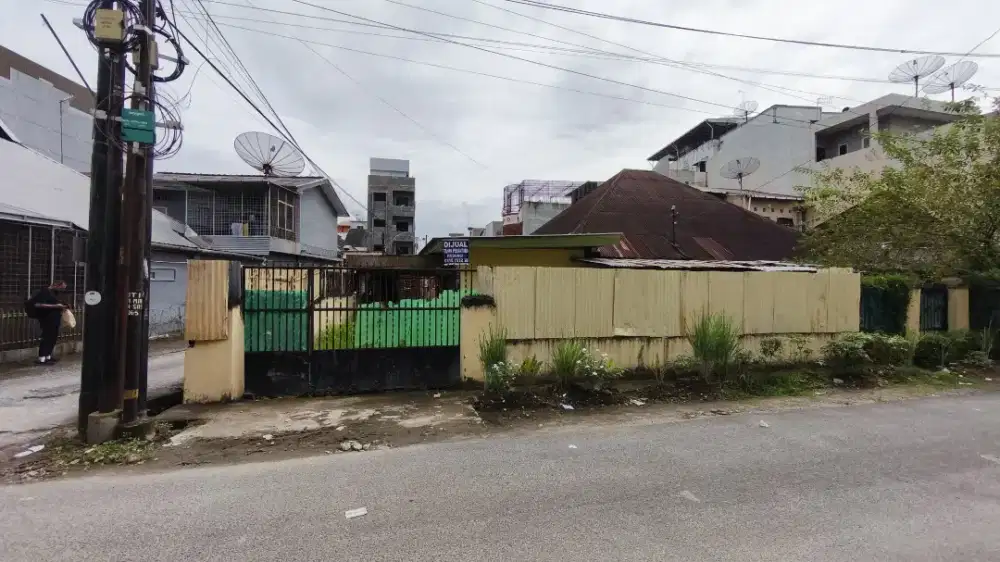 Dijual rumah lama (bebas banjir)