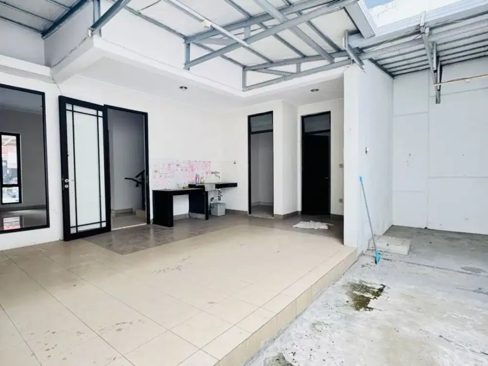 Rumah Bagus Di Green Lake City Luas 8x18m 2 Lantai SHM