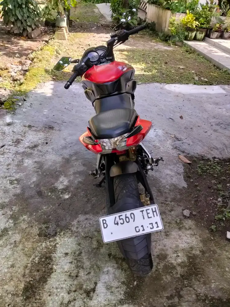 Kawasaki Pulsar 200NS Bajaj Tahun 2014,