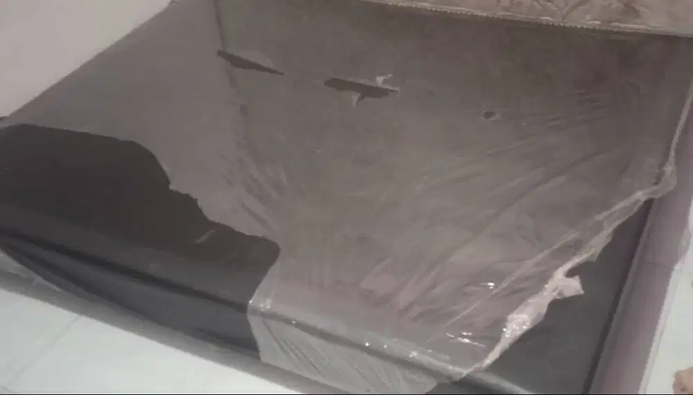 Di jual divan bukan pakai sandaran  160x200 harga 700 bisa nego