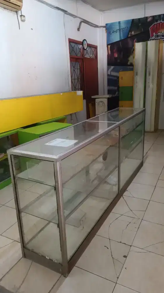 ETALASE ALUMUNIUM KACA