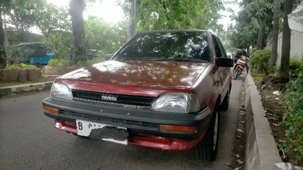 STARLET KOTAK 1.0