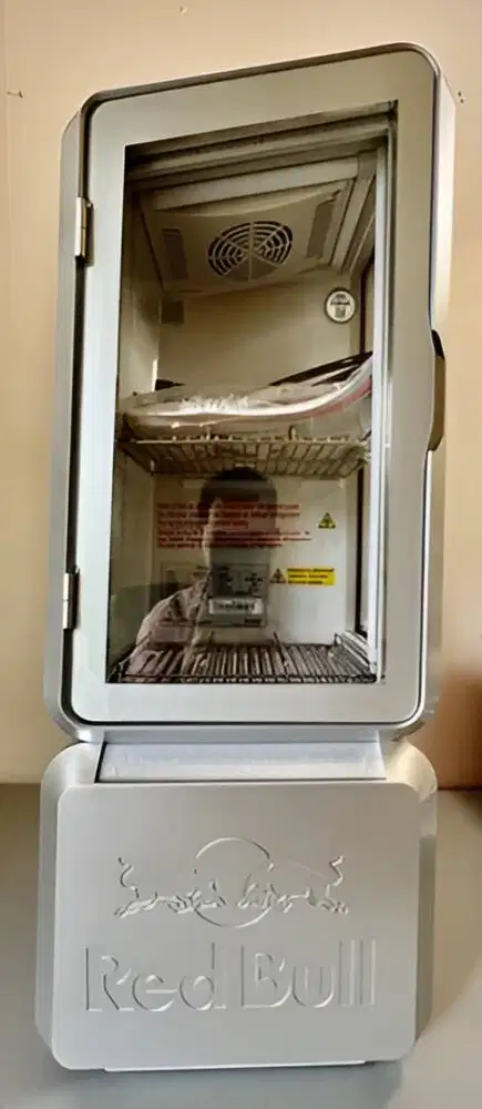 Kulkas Mini Original Red Bull (Hanya Ada Dijual Diluar Negri)