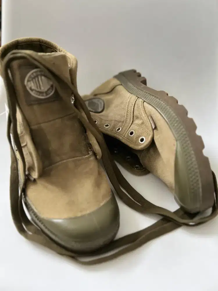 Sepatu Palladium Dusky Green Hi original ukuran 41 jarang di pakai