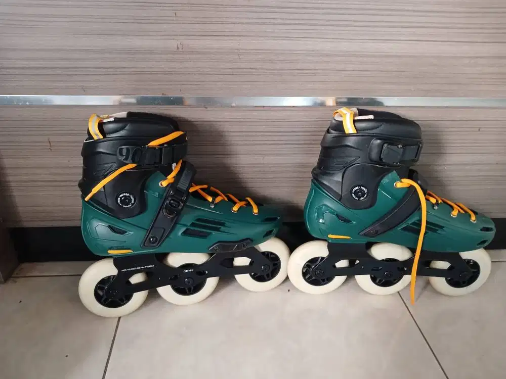 Oxelo MF900 Sepatu Roda  Size 44 Inline Skate 5x Pakai, Kota Bandung