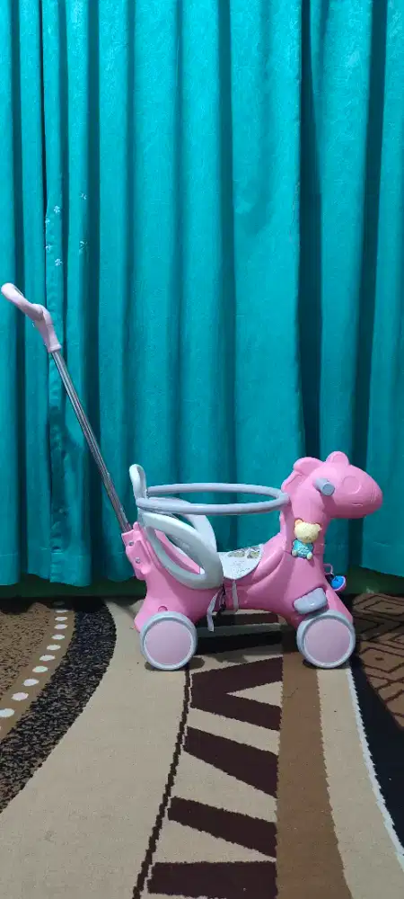 Mainan kuda-kudaan dorong