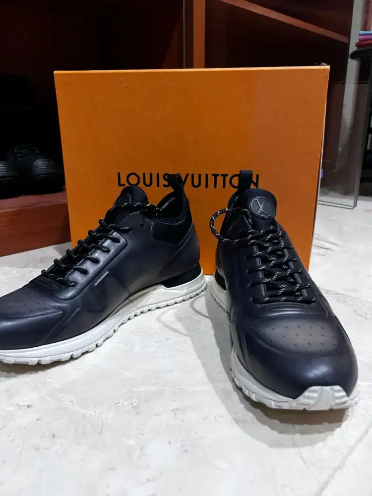 Louis Vuitton Runaway Sneaker - Dark Edition size 8,5