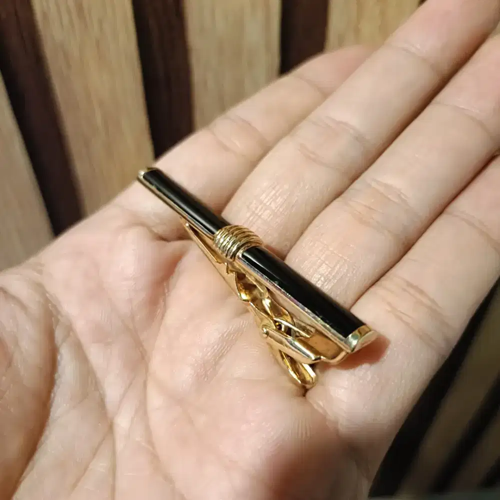 Penjepit dasi CD authentic