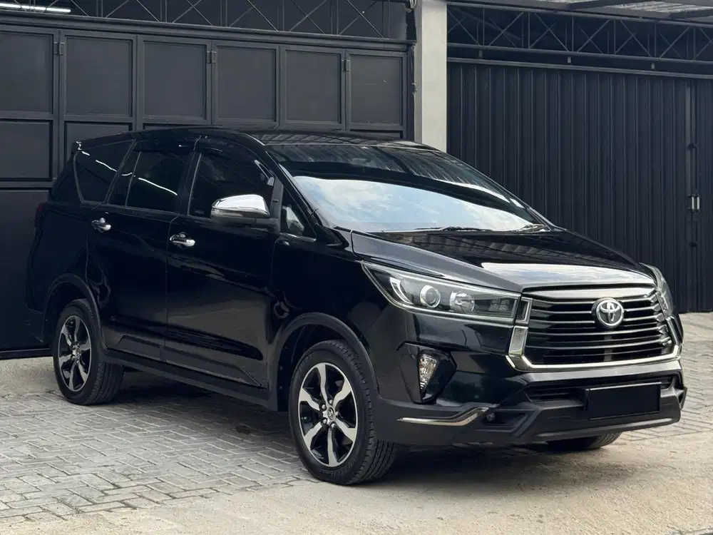 INNOVA VENTURER 2.4 DIESEL AT 2022 FACELIFT
