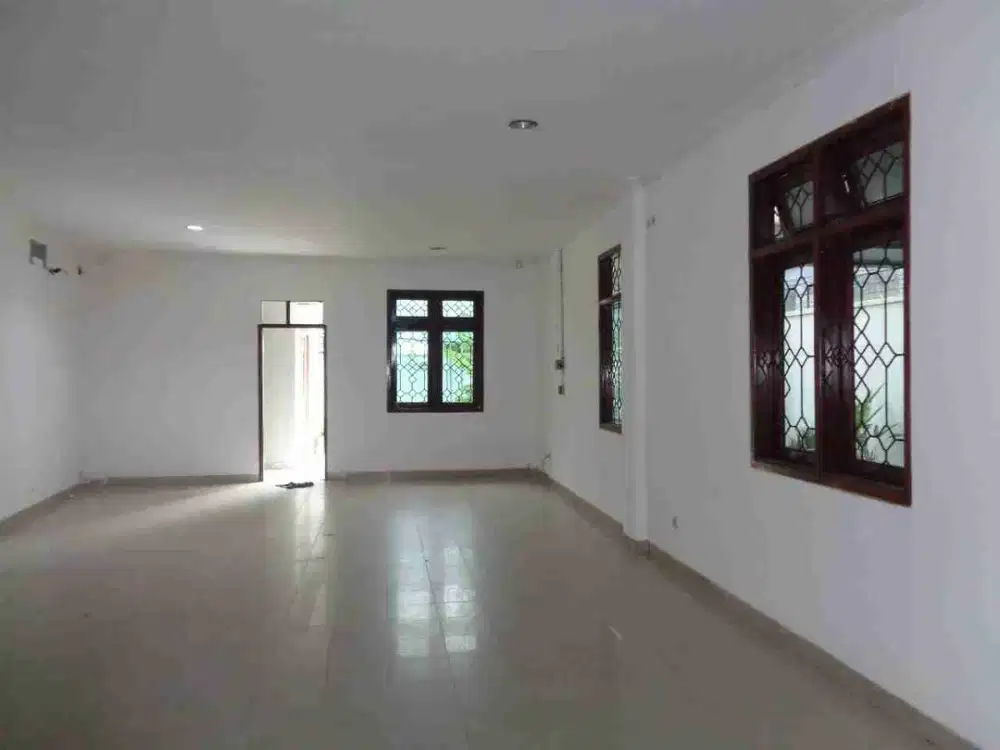 Disewakan Ruko 2 Lt Lokasi Strategis di Utan Kayu Jakarta Timur