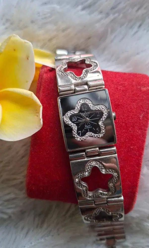 Jam Tangan Wanita Vintage O MAX Original