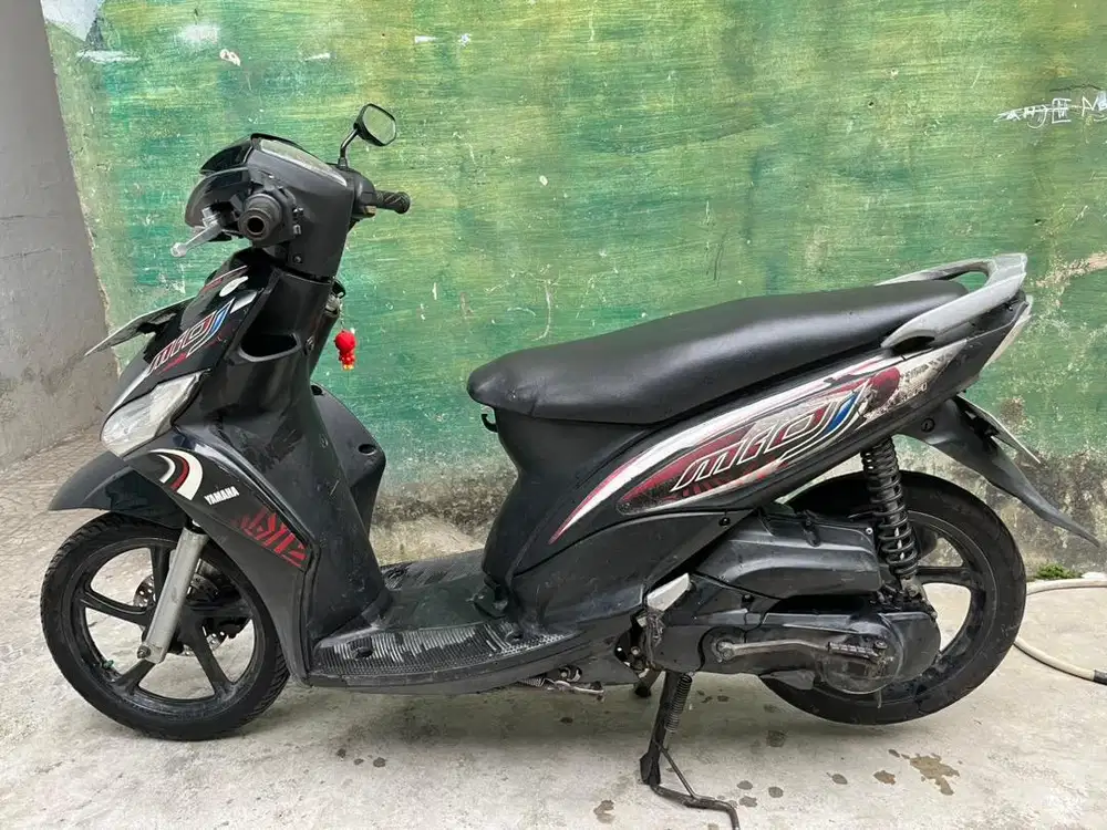 Yamaha mio j tahun 2012 hitam