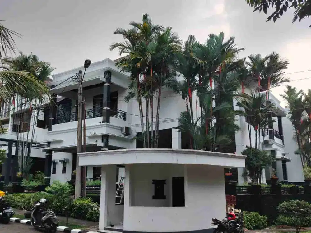 Rumah Sultan di Penosa Khayangan Depok.