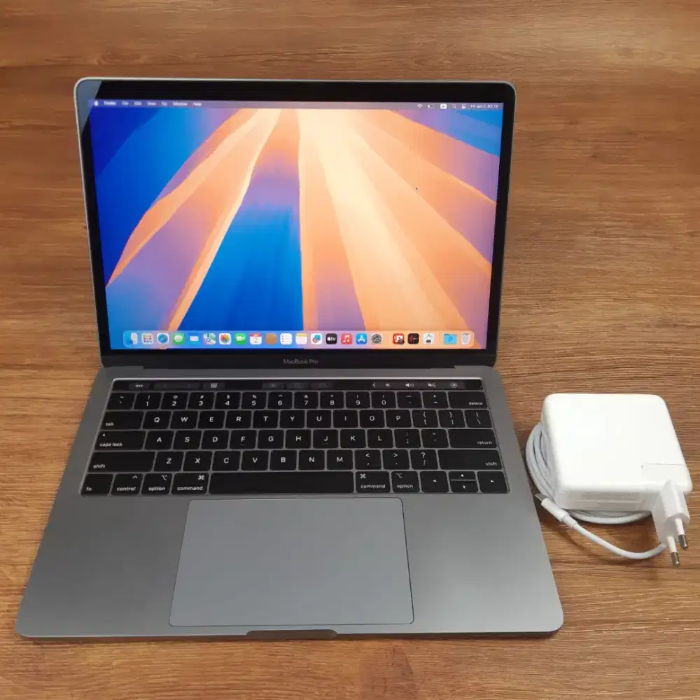 Macbook pro 2018 13 inch ram 16gb ssd 512gb core i7 bisa cod