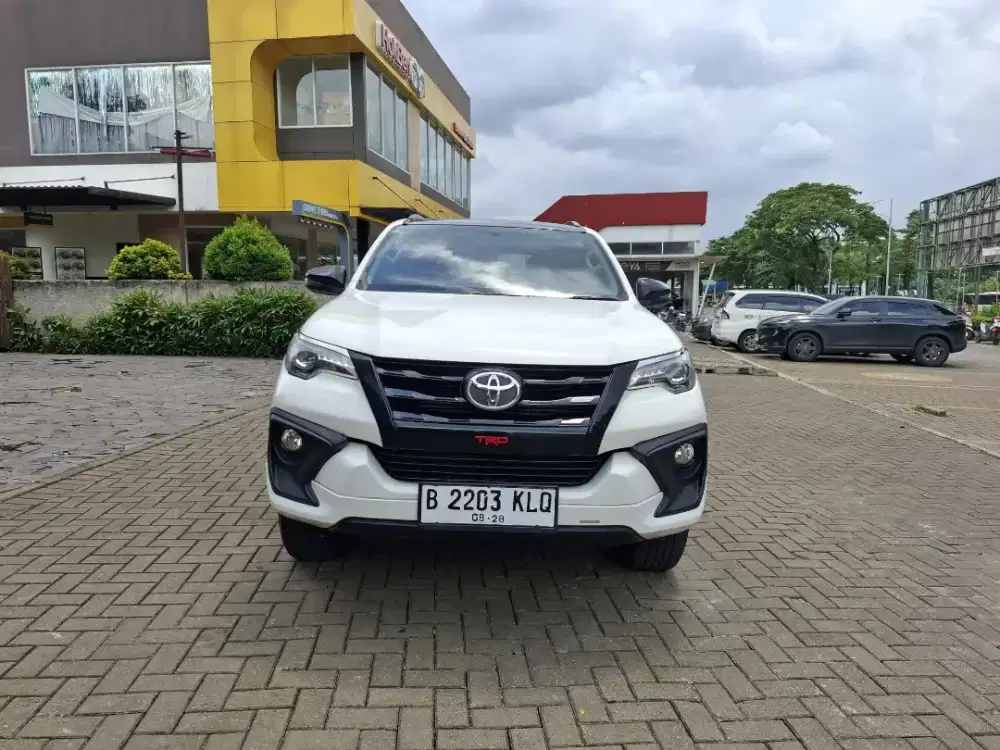 Toyota Fortuner VRZ TRD AT 2017 Putih