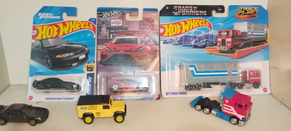 Hotwheels Rare Item Transformer dan Treasure Hunt