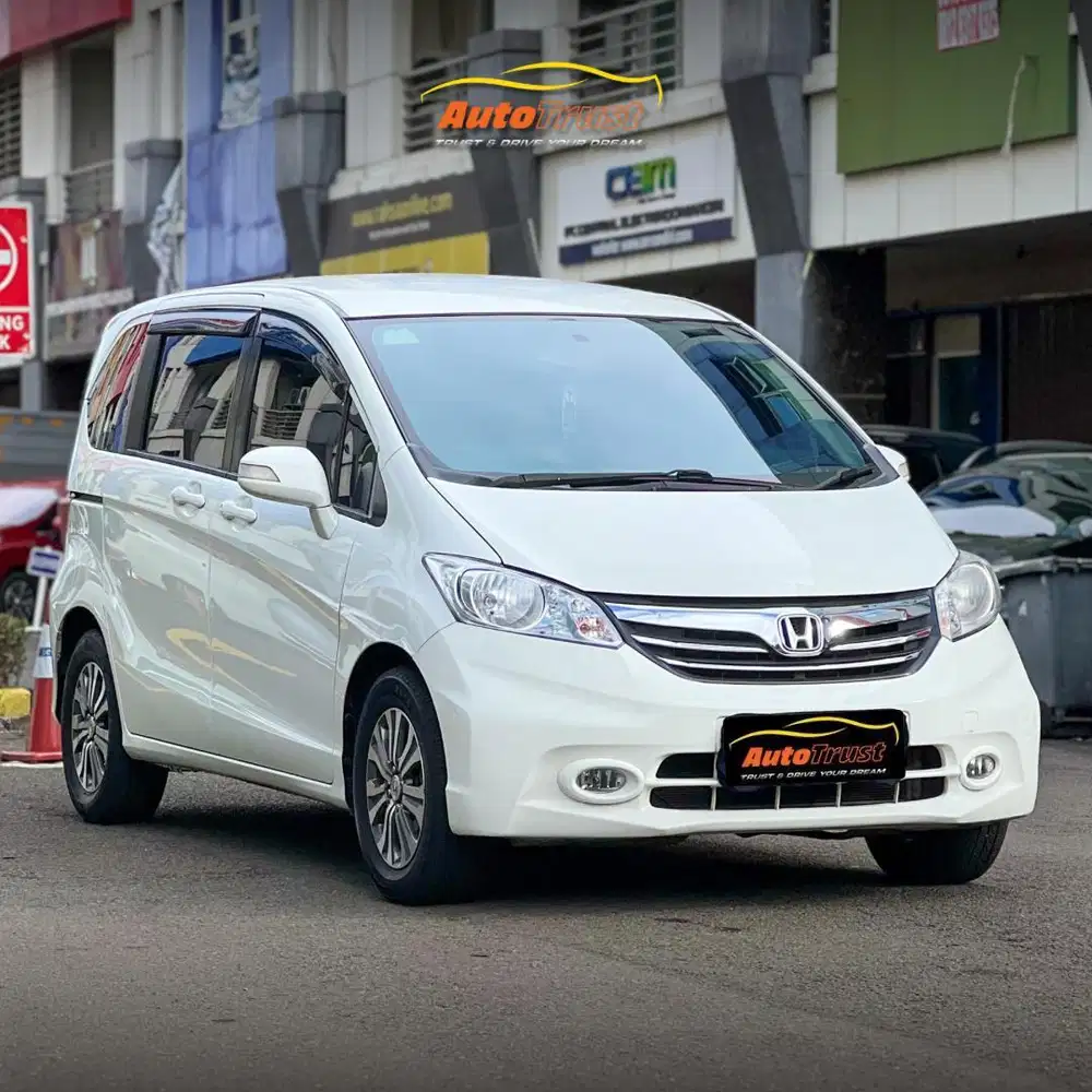 CASH 160 JT Honda Freed 1.5 Sd A/T Nik.2015