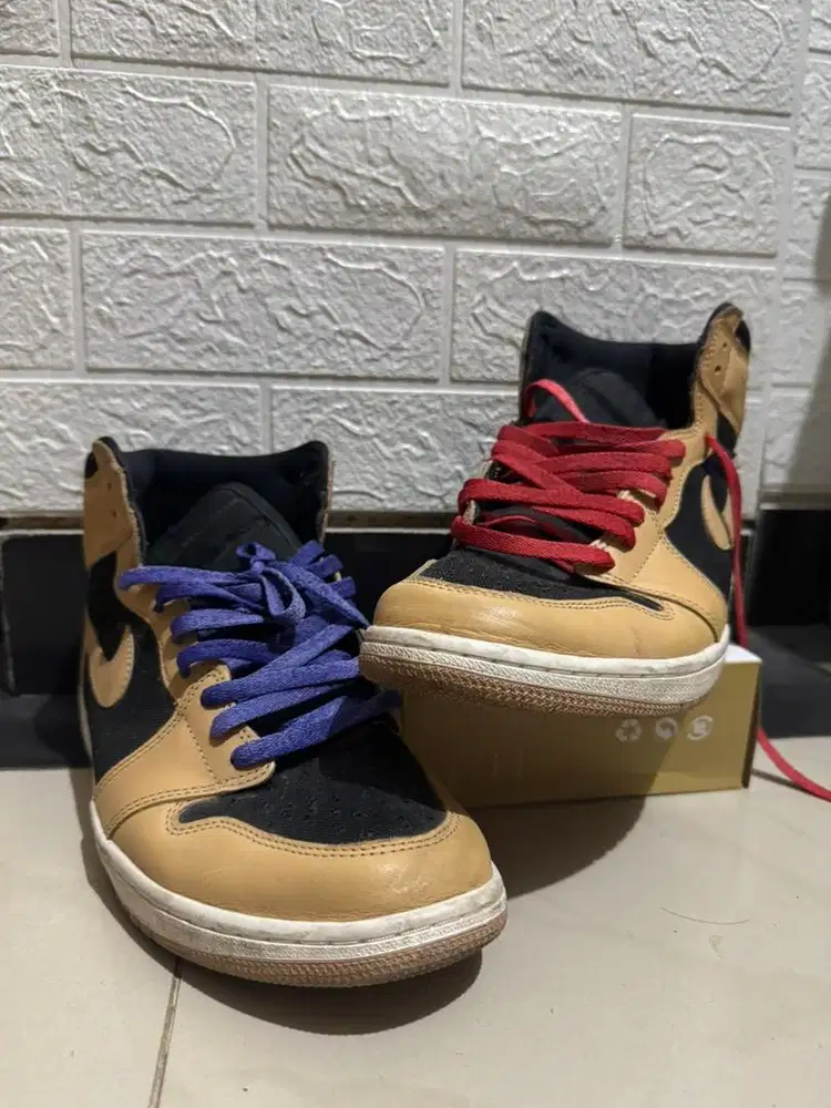 Nike Air Jordan 1 Retro High OG Heirloom Authentic