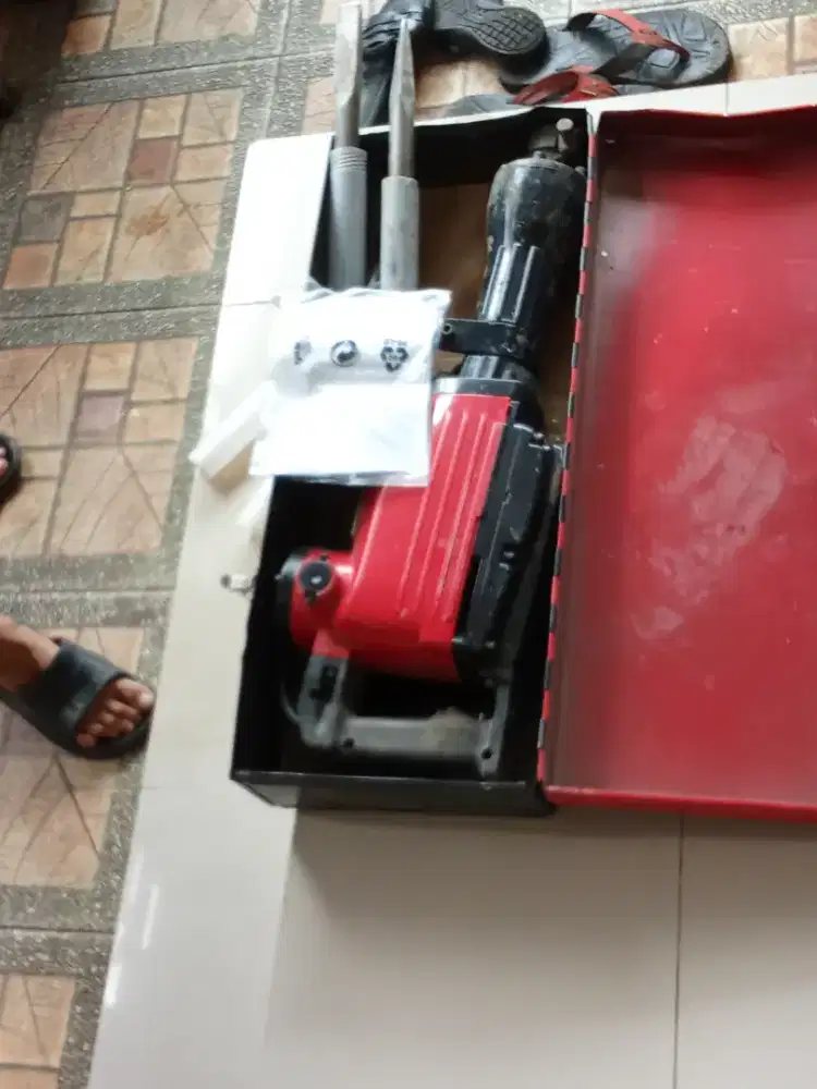 Bor beton dan pompa air murmer