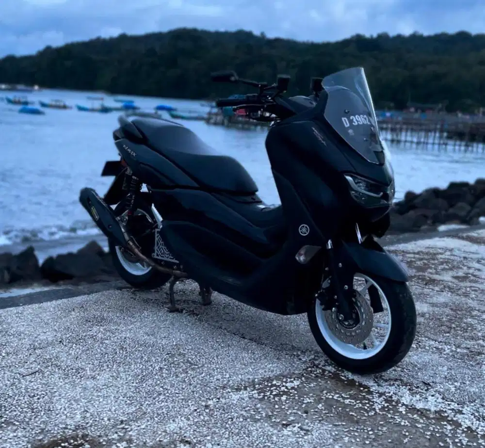 Dijual motor NMAX 2022 hitam