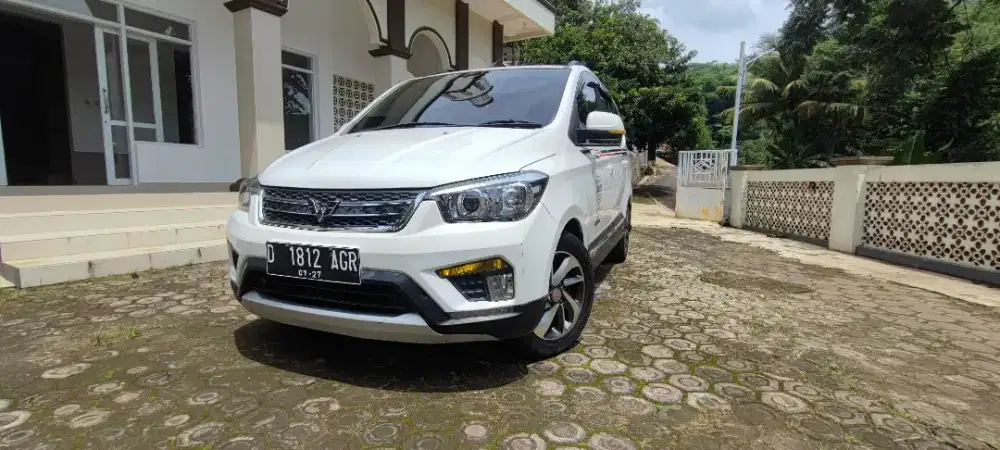 Wuling confero S