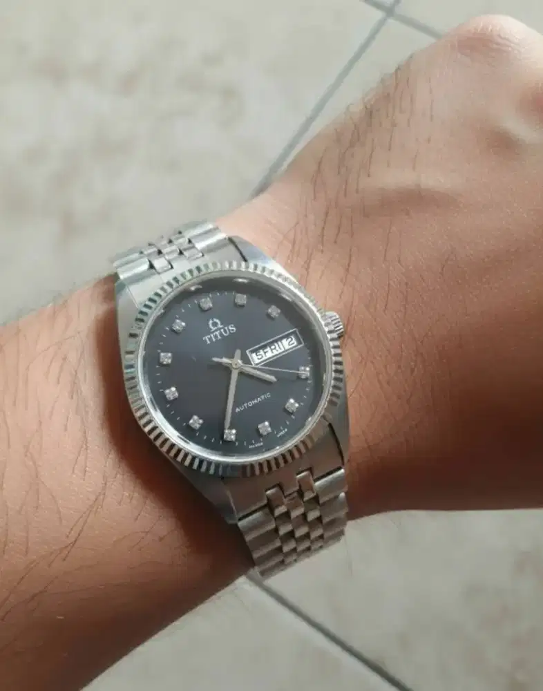 Jam tangan vintage Titus automatic president