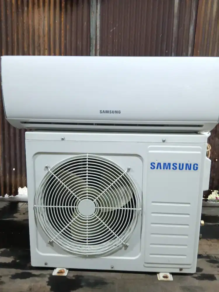 MENJUAL AC BEKAS 1/2 PK KOMPLIT