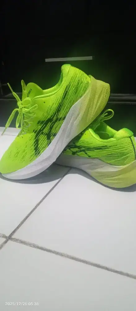 Sepatu volly ,Asics Novablast3