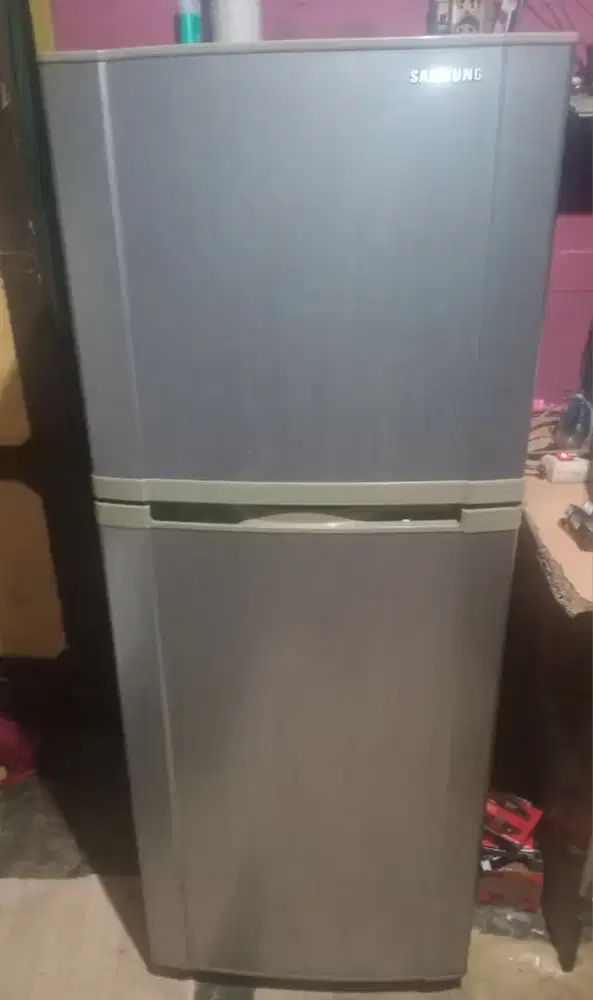 Di jual kulkas samsung 2 pintu,ori tinggal pakai