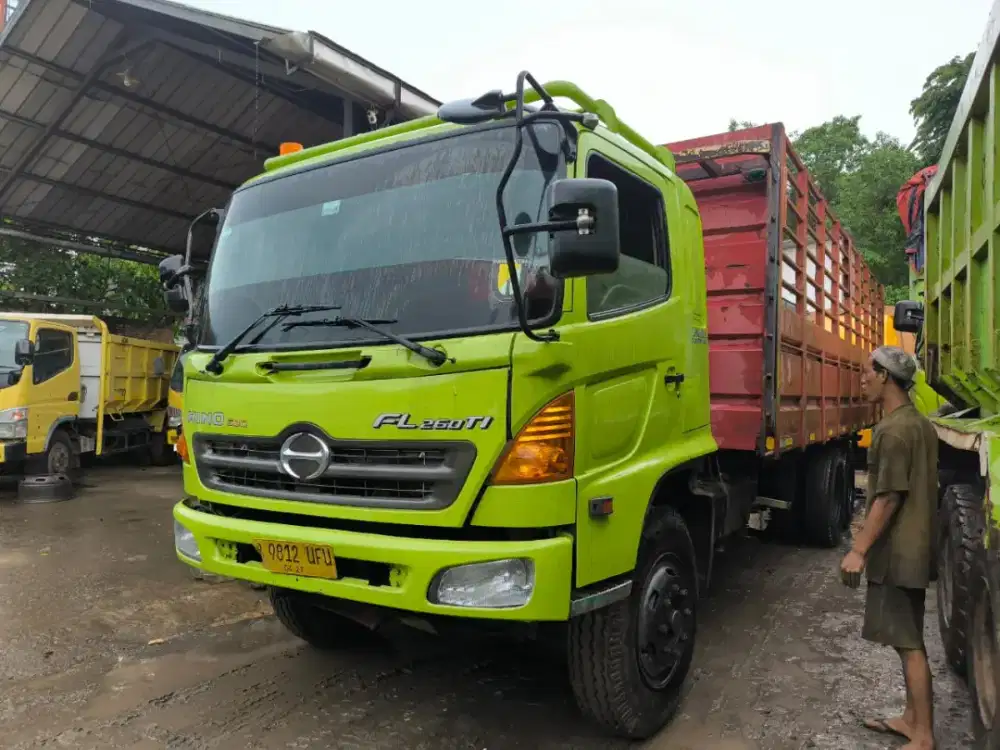 Hino ranger FL 260 ti tronton 6x2  thn 2014 bak besi cargo long sasis
