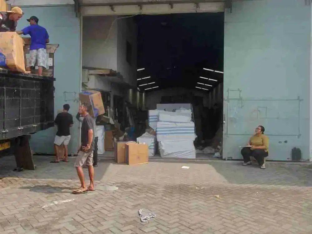 Dijual Gudang Margomulyo Permai Blok A. Udah renovasi Di tinggikan 1 meter dari Jalan