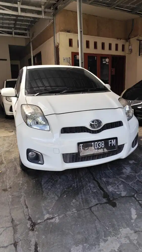 Toyota Yaris Type J M/T 2012