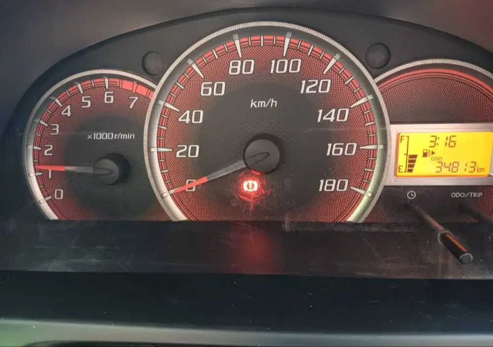 Avansa manual tife e tahun 2014 km rendah tangan pertam dari beli