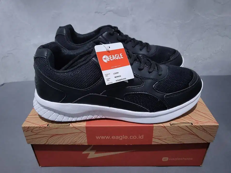 Sepatu Eagle Monza