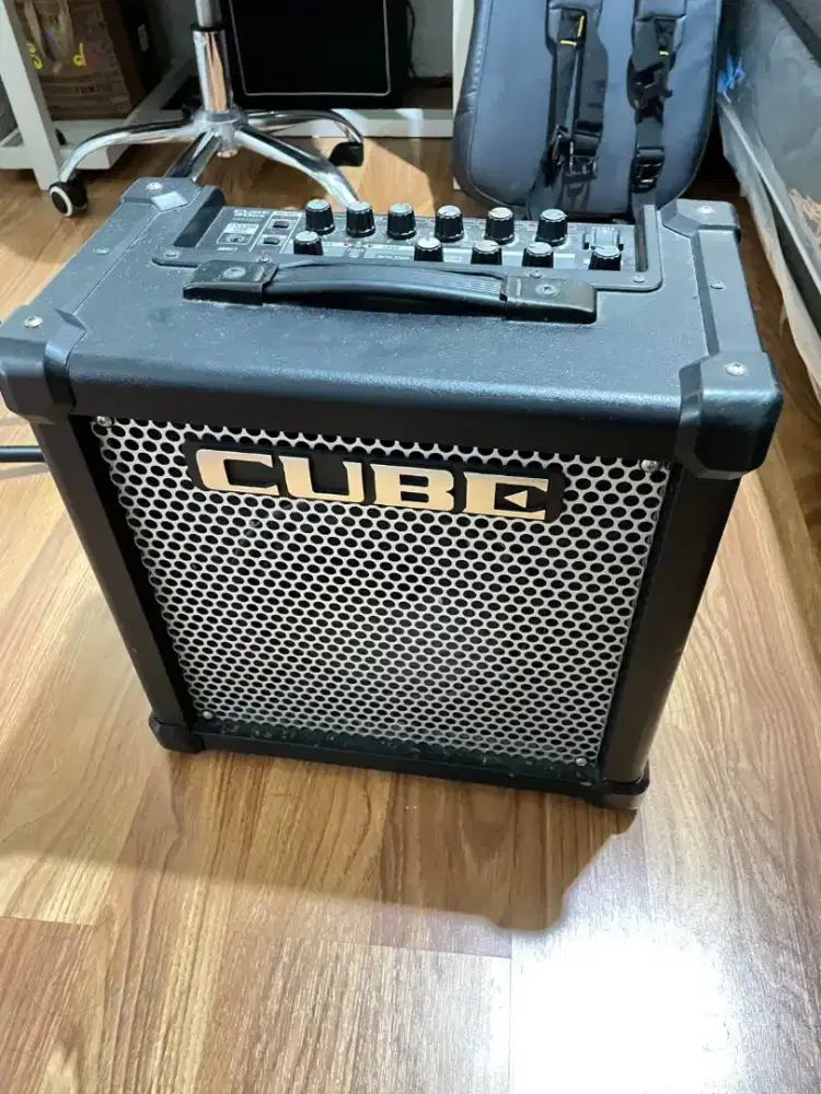 Ampli Roland Cube 20gx