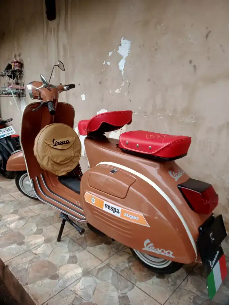 Vespa super 1978 coklat milo