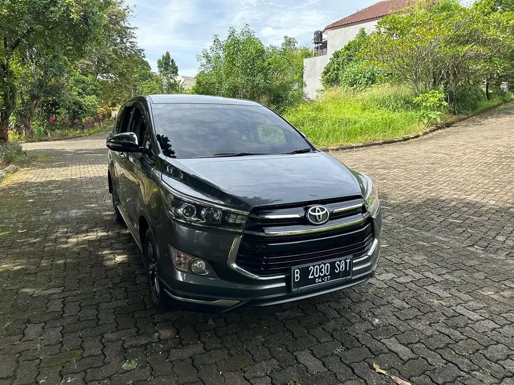 INNOVA VENTURER BENSIN 2017 MURAH