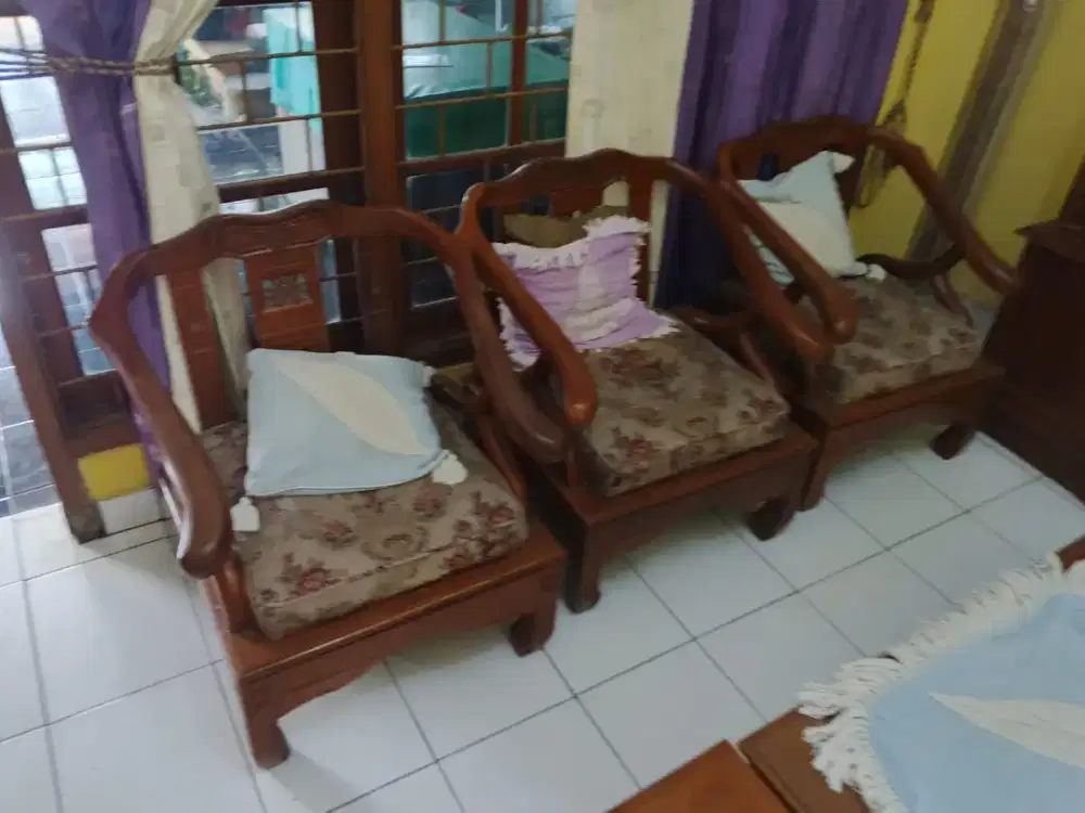 Kursi Tamu Set (Kursi + Meja)