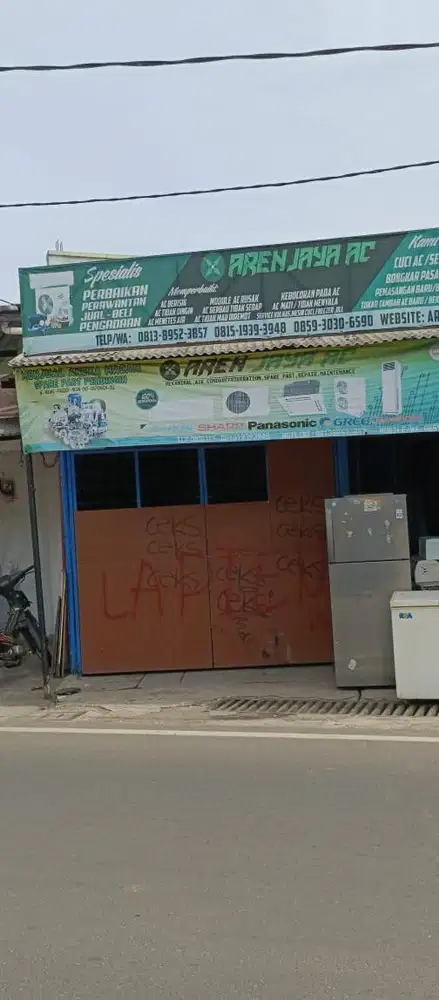 Disewakan Ruko Strategis di Pinggir Jalan Pondok Aren