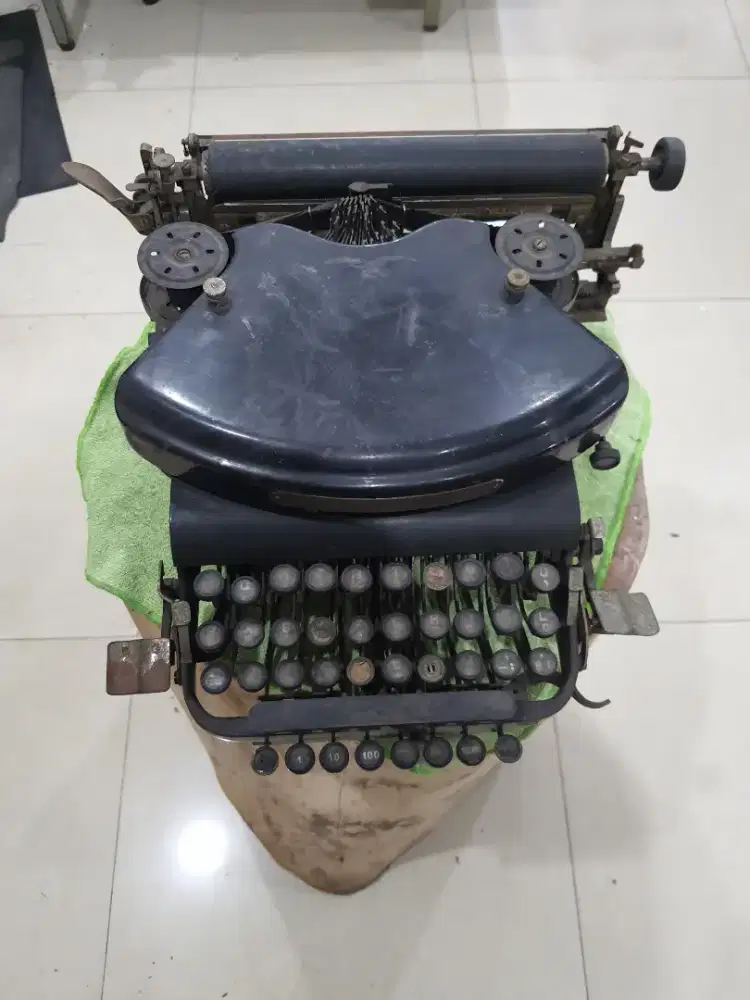 PAJANGAN MESIN TIK LAWAS JADUL