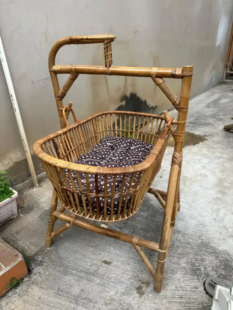Ayunan rotan bayi