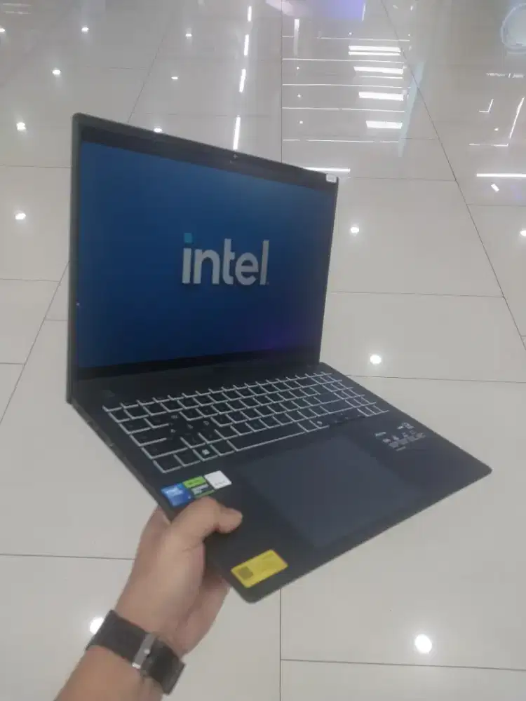 Cash / Kredit Laptop MSI Thin 15 RTX 4050 6 GB Ram 16 GB Garansi Resmi